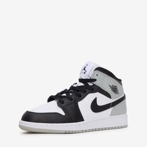 Jordan Men's Black, White, and Gray Sneakers